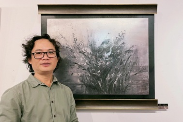 Độc đáo tranh khắc inox ăn mòn của họa sĩ Nguyễn Ngọc Vinh