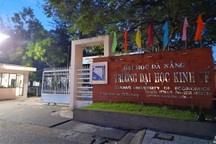 Giảng viên ngành Luật nhờ sinh viên thi hộ chứng chỉ bồi dưỡng nghiệp vụ