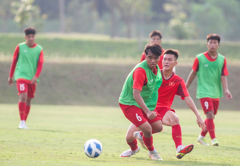 U16 Việt Nam - U16 Singapore: Chiến thắng đầu tiên? - 2