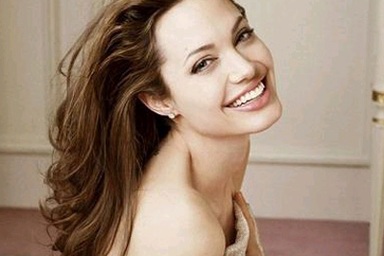 Angelina Jolie kiếm bộn tiền nhất thế giới
