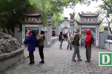 Nhịp sống Hồ Gươm một sớm đầu đông