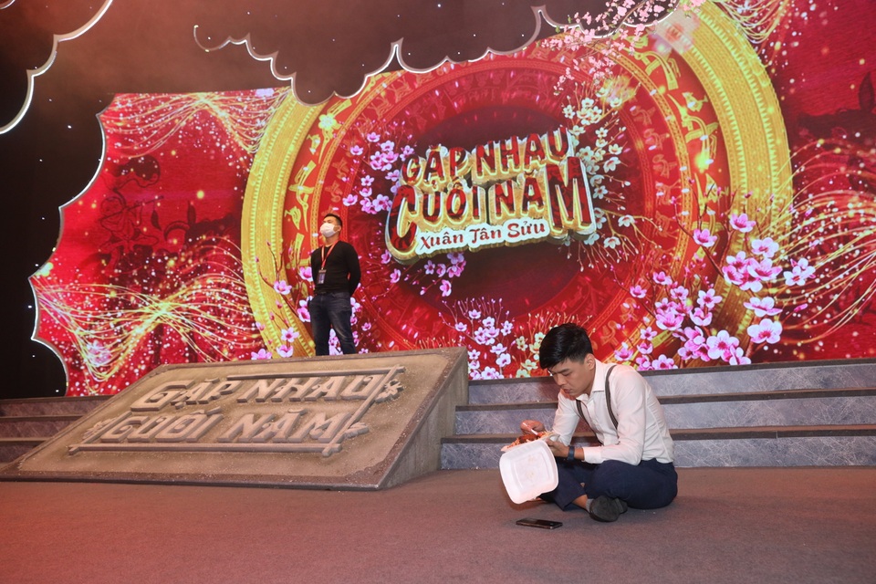 Hình ảnh hài hước trong buổi ghi hình không khán giả của Táo Quân - 7 Hình ảnh hài hước trong buổi ghi hình không khán giả của Táo Quân - 7