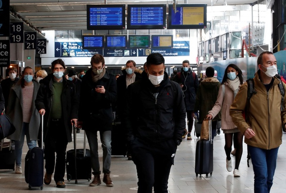 Dân ồ ạt rời thành phố né phong tỏa, Paris tắc đường 400 km - 1 Dân ồ ạt rời thành phố né phong tỏa, Paris tắc đường 400 km - 1