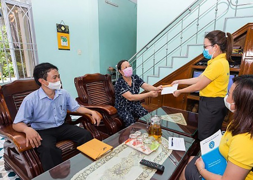 Xuyên đêm cập nhật thông tin trả lương hưu tận nhà của hơn 143.000 người - 1 Xuyên đêm cập nhật thông tin trả lương hưu tận nhà của hơn 143.000 người - 1