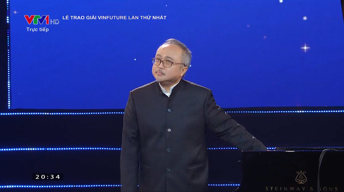 Huyền thoại âm nhạc John Legend nói cảm ơn bằng tiếng Việt - 2 Huyền thoại âm nhạc John Legend nói cảm ơn bằng tiếng Việt - 2