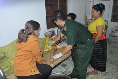 Giận chồng, người phụ nữ ăn lá ngón tự tử