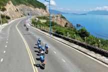 Tập đoàn Lộc trời thắng chặng đồng đội tính giờ giải xe đạp xuyên Việt 2022