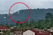 Khoảnh khắc máy bay cứu thương Philippines đâm vào khách sạn làm 9 người chết