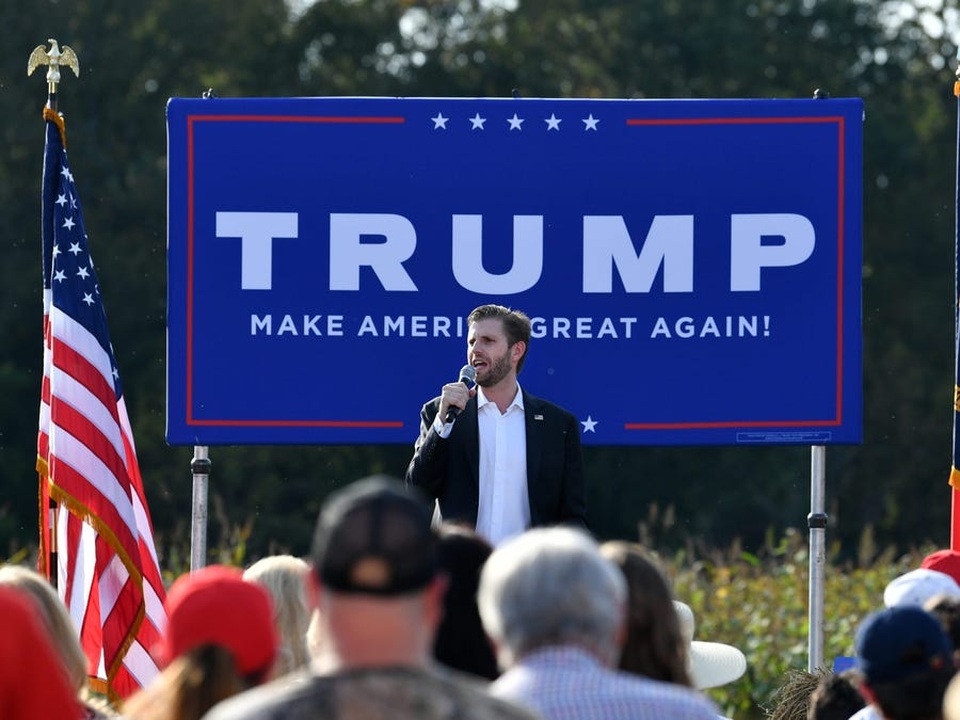 Eric Trump: Cha tôi đã mất cả gia tài khi tranh cử tổng thống - 1 Eric Trump: Cha tôi đã mất cả gia tài khi tranh cử tổng thống - 1