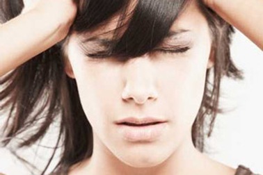 Thay đổi thời tiết gây đau đầu