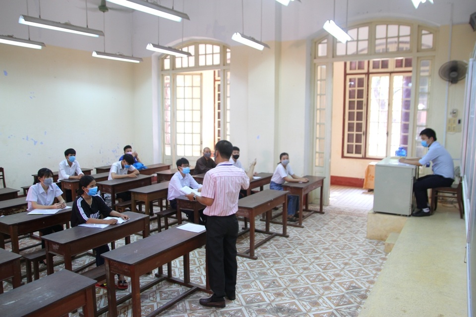 Phòng dịch chặt chẽ trong ngày làm thủ tục dự thi tốt nghiệp THPT đợt 2 - 1 Phòng dịch chặt chẽ trong ngày làm thủ tục dự thi tốt nghiệp THPT đợt 2 - 1