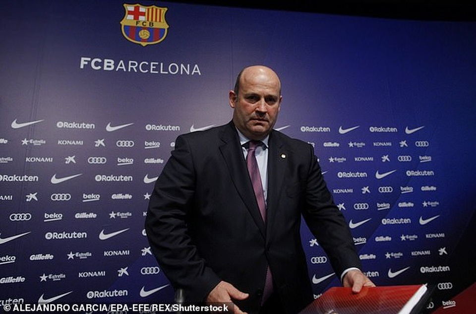 Cựu Chủ tịch Barcelona bị bắt giữ - 2 Cựu Chủ tịch Barcelona bị bắt giữ - 2