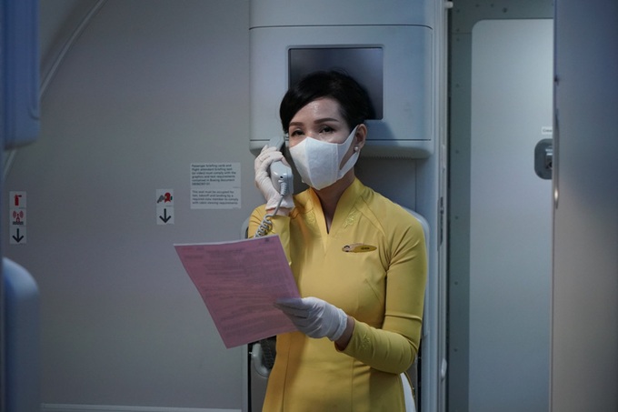 Vietnam Airlines thực hiện chuyến bay thương mại quốc tế thường lệ đầu tiên sau Covid-19 - Ảnh 4. Vietnam Airlines thực hiện chuyến bay thương mại quốc tế thường lệ đầu tiên sau Covid-19 - Ảnh 4.