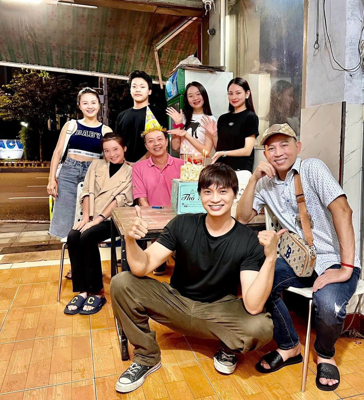 Meritorious Artist Duc Hai, 62 years old: Living a comfortable life with his wife and children, loves cooking, learning foreign languages - 5 NSƯT Đức Hải tuổi 62: Sống an nhàn bên vợ con, thích nấu ăn, học ngoại ngữ - 5