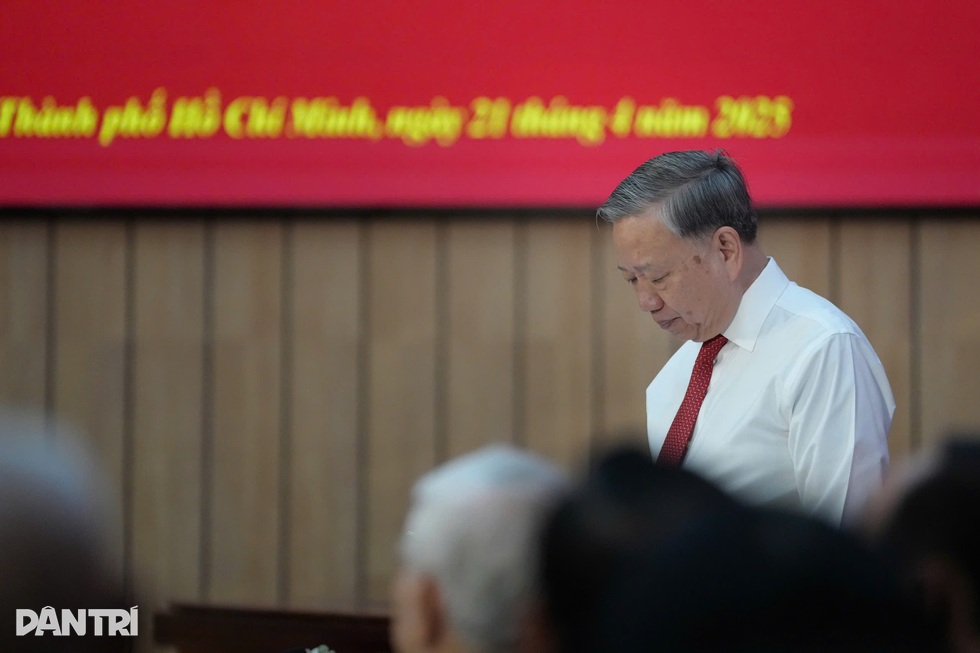 Tổng Bí thư xúc động khi nói về tình cảm của Bác Hồ đối với miền Nam - 3 Tổng Bí thư xúc động khi nói về tình cảm của Bác Hồ đối với miền Nam - 3