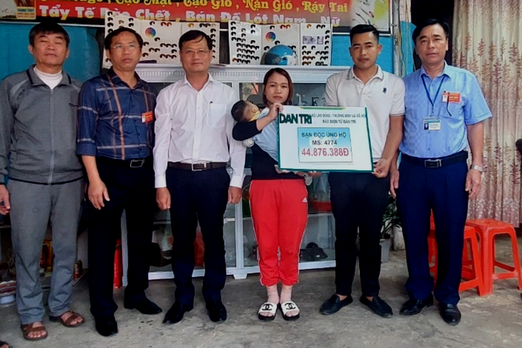 Người đàn ông bị tai nạn nguy kịch được bạn đọc ủng hộ hơn 100 triệu đồng - 3 Người đàn ông bị tai nạn nguy kịch được bạn đọc ủng hộ hơn 100 triệu đồng - 3
