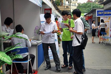 Hơn 17.000 người tham gia Ngày hội việc làm thanh niên thủ đô