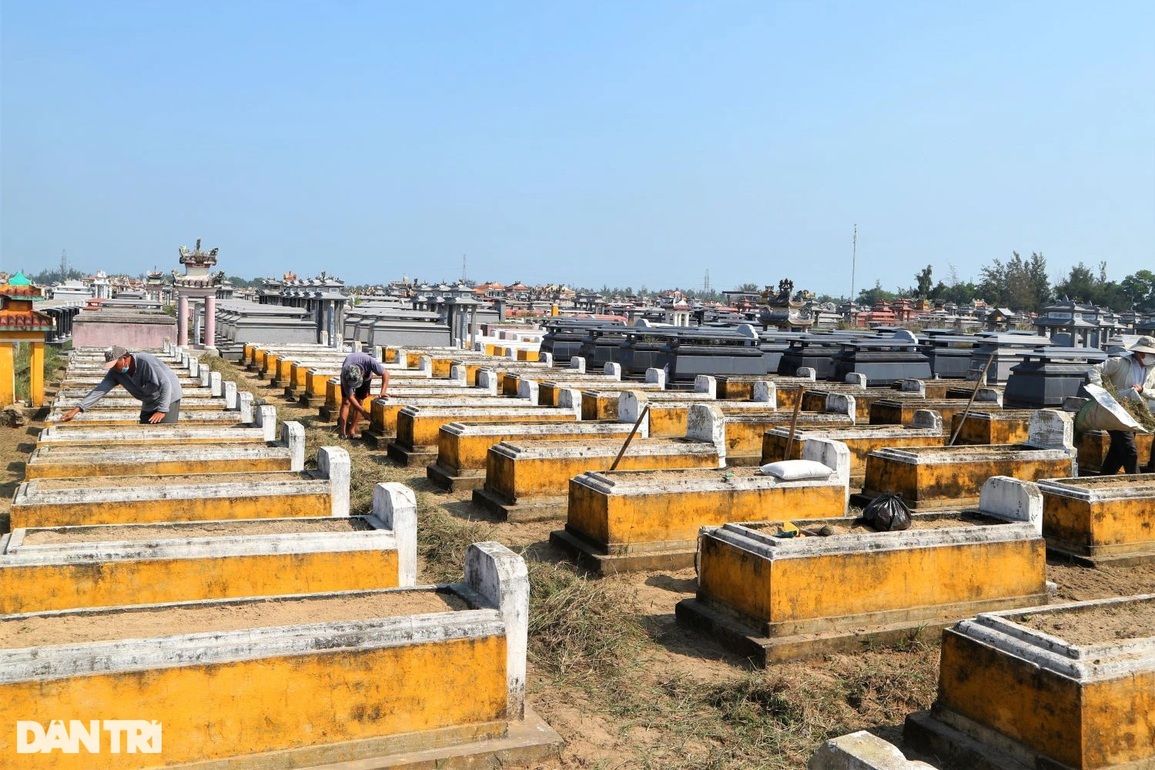 Nghề dọn nhà cho người đã khuất tất bật ngày cuối năm - 1 Nghề dọn nhà cho người đã khuất tất bật ngày cuối năm - 1