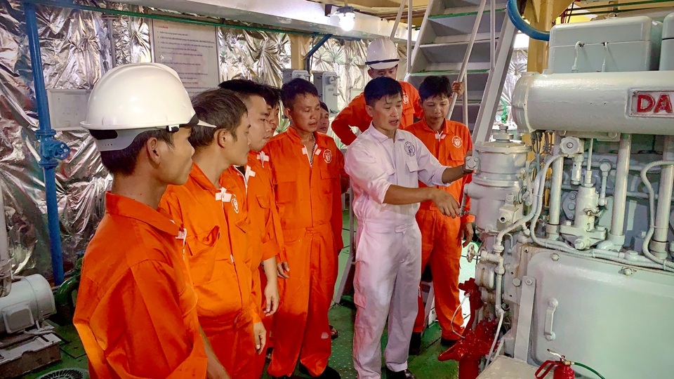 Gặp giảng viên 8X ngành khai thác máy tàu nhiều năm đạt thành tích xuất sắc - 2 Gặp giảng viên 8X ngành khai thác máy tàu nhiều năm đạt thành tích xuất sắc - 2