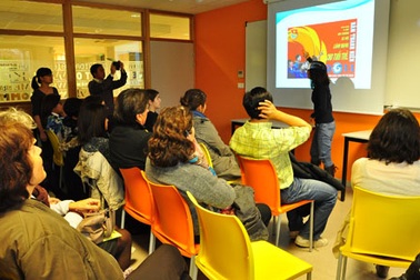 Sinh viên Việt tại Pháp quảng bá hình ảnh Việt Nam 