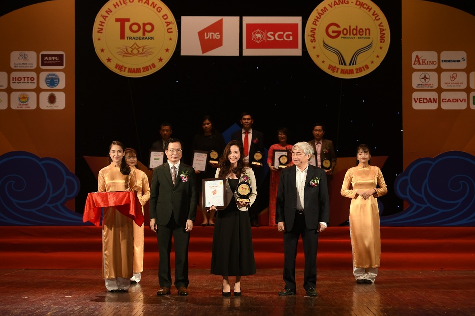 VNG nhận giải thưởng Top 20 Nhãn hiệu hàng đầu Việt Nam - 1 VNG nhận giải thưởng Top 20 Nhãn hiệu hàng đầu Việt Nam - 1