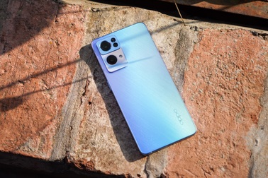 Cận cảnh Oppo Reno7 Pro 5G - Đối thủ của iPhone 13, Xiaomi 12