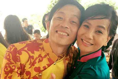 NSƯT Hoài Linh phờ phạc chuẩn bị cho lễ giỗ tổ sân khấu