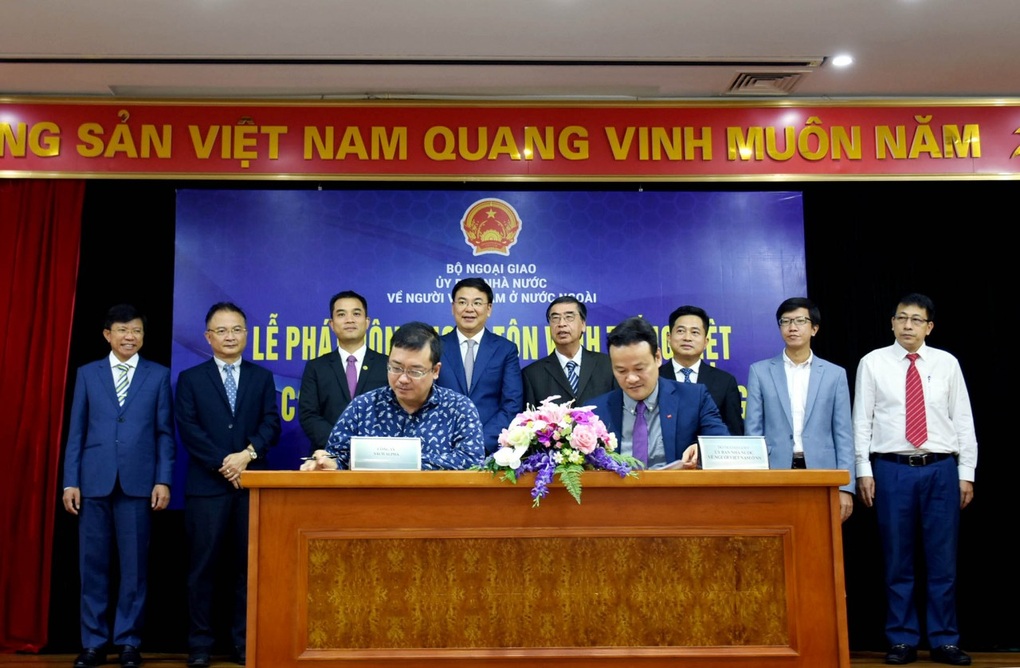 Để tiếng mẹ đẻ là niềm tự hào của mỗi người Việt ở bất cứ đâu - 7 Để tiếng mẹ đẻ là niềm tự hào của mỗi người Việt ở bất cứ đâu - 7