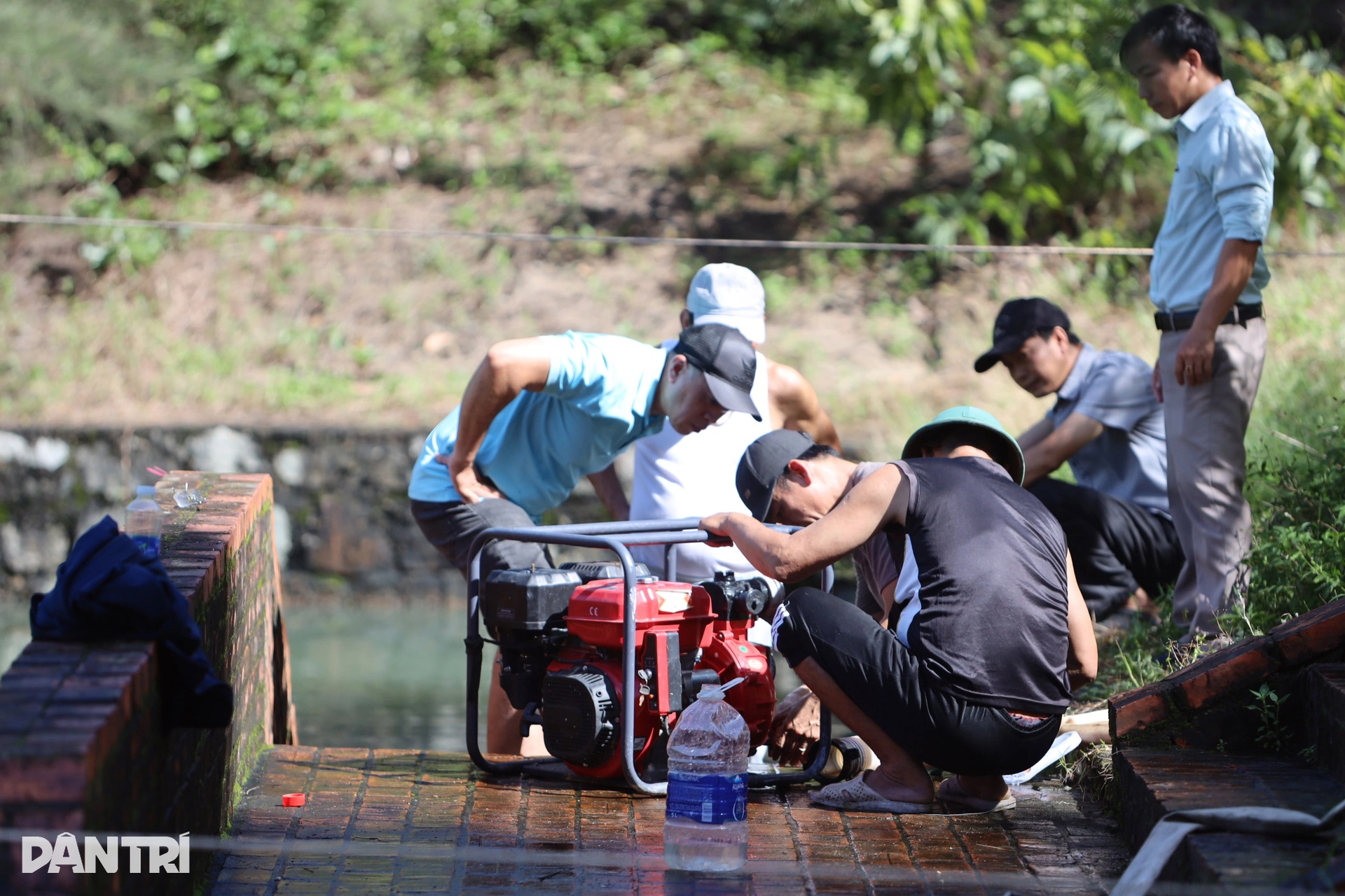 ប៉មចាមអាយុរាប់ពាន់ឆ្នាំនៅក្រោមនីវ៉ូទឹកសមុទ្ររងគ្រោះទឹកជំនន់យូរ - ៨ Tháp Chăm cổ nghìn năm tuổi nằm dưới mực nước biển bị ngập lụt kéo dài - 8
