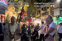 Khách Tây phấn khích, liên tục nhảy múa khi lạc vào Hàng Mã ở Hà Nội