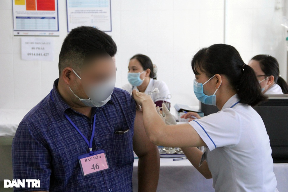 Phú Yên vượt mốc 300 ca nhiễm SARS-CoV-2 - 2 Phú Yên vượt mốc 300 ca nhiễm SARS-CoV-2 - 2