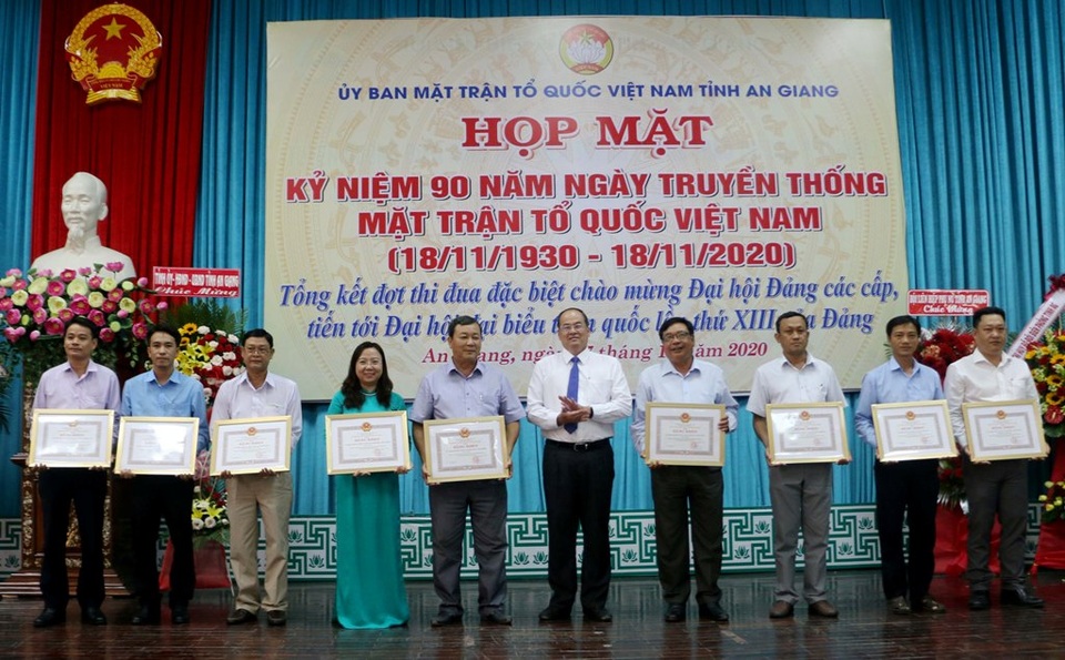 Xây mới gần 11.000 căn nhà cho người nghèo giai đoạn 2015-2020 - 2 Xây mới gần 11.000 căn nhà cho người nghèo giai đoạn 2015-2020 - 2
