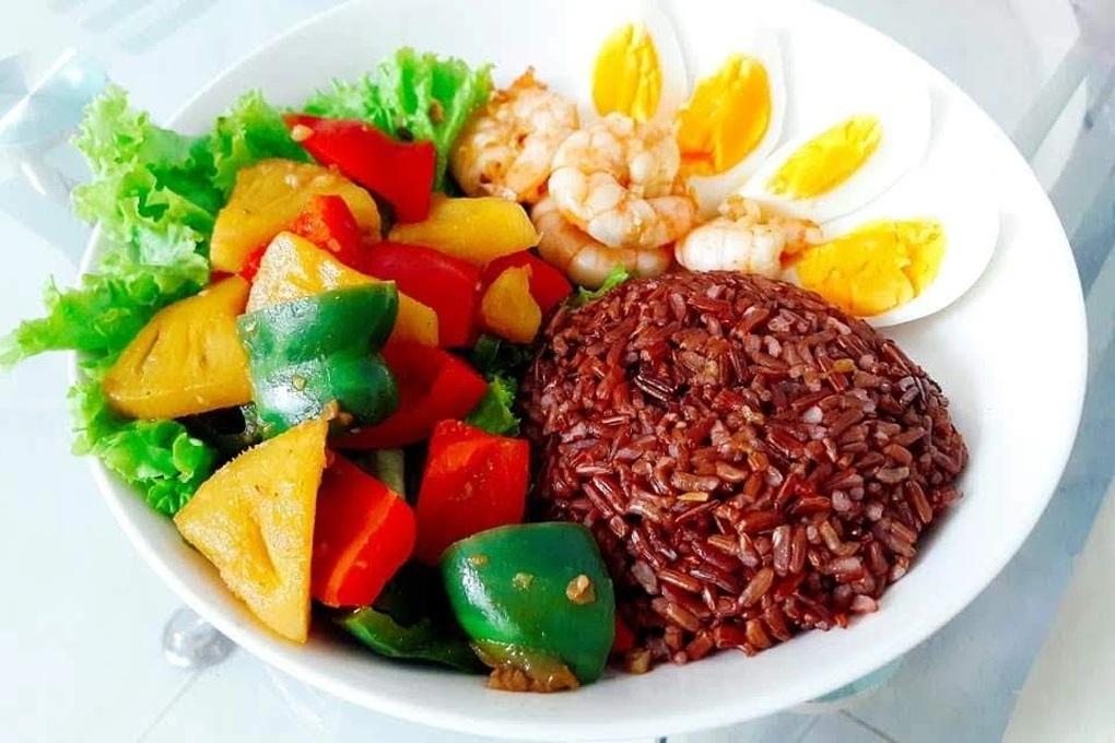 Người đàn ông giảm hơn 23kg sau 6 tháng nhờ cách ăn tái tạo chuyển hóa - 2 Người đàn ông giảm hơn 23kg sau 6 tháng nhờ cách ăn tái tạo chuyển hóa - 2