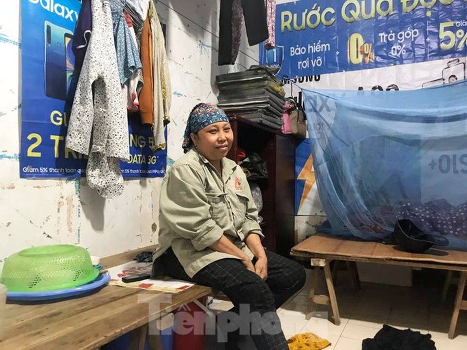 Lao động tự do mắc kẹt, khốn đốn ở Thủ đô trong dịch Covid-19 - 2 Lao động tự do mắc kẹt, khốn đốn ở Thủ đô trong dịch Covid-19 - 2