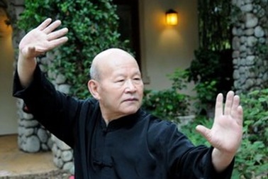 “Cao thủ khí công” tạo ra nhiệt độ gần 100 độ C từ tay trần