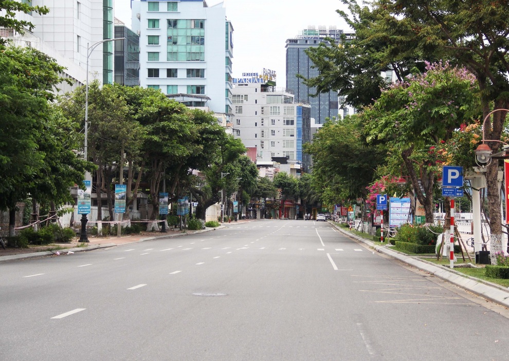 Đà Nẵng: Phố phường vắng lặng, siêu thị đầy ắp nhu yếu phẩm - 1 Đà Nẵng: Phố phường vắng lặng, siêu thị đầy ắp nhu yếu phẩm - 1