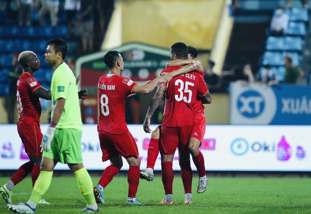 Quang Hải mờ nhạt, CLB Công An Hà Nội giành 3 điểm phút cuối - 4