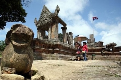 Đụng độ Thái Lan - Campuchia “đánh sập một góc đền Preah Vihear”