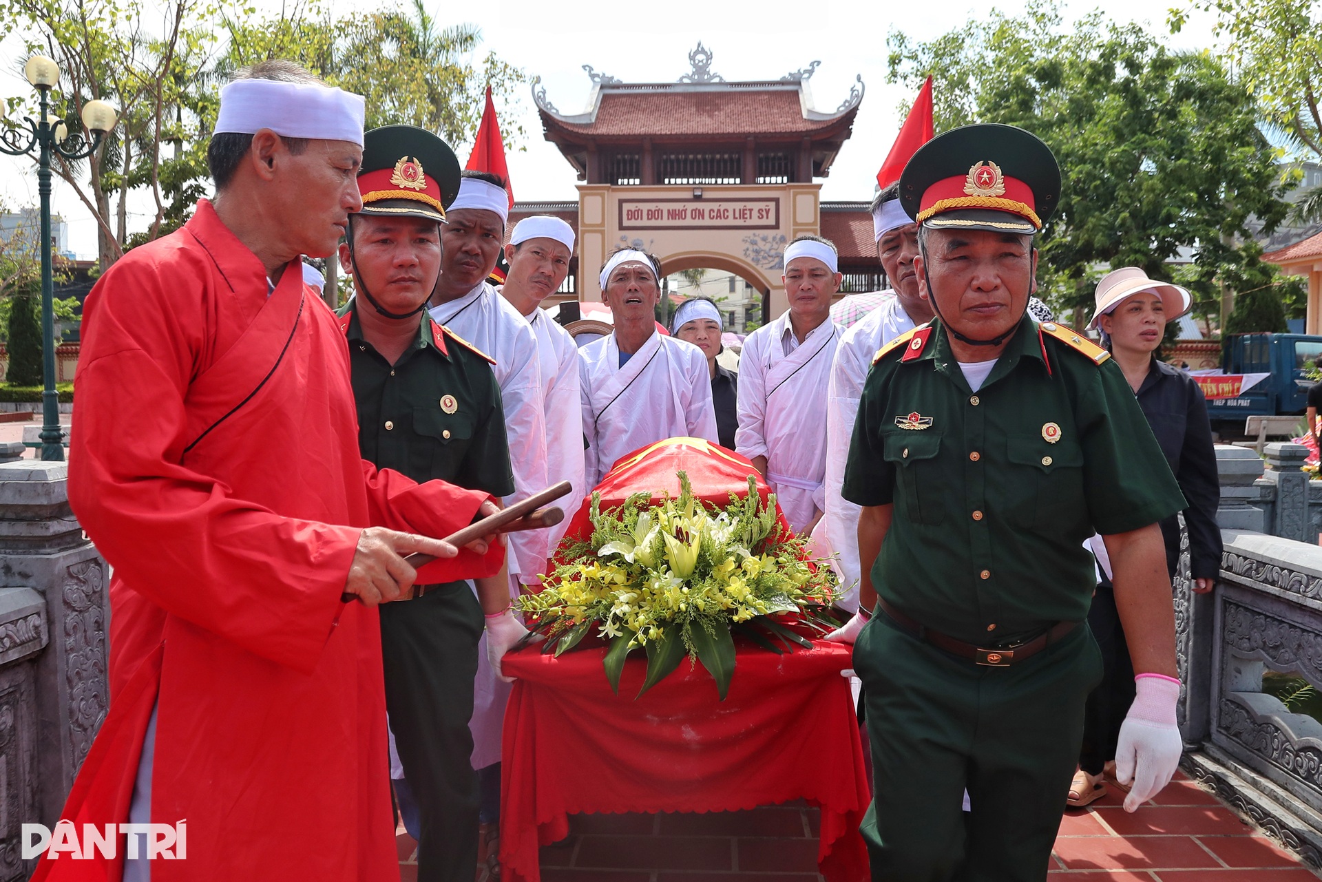 Sau 52 năm, liệt sĩ trở về với gia đình nhờ giám định ADN - 8 Sau 52 năm, liệt sĩ trở về với gia đình nhờ giám định ADN - 8