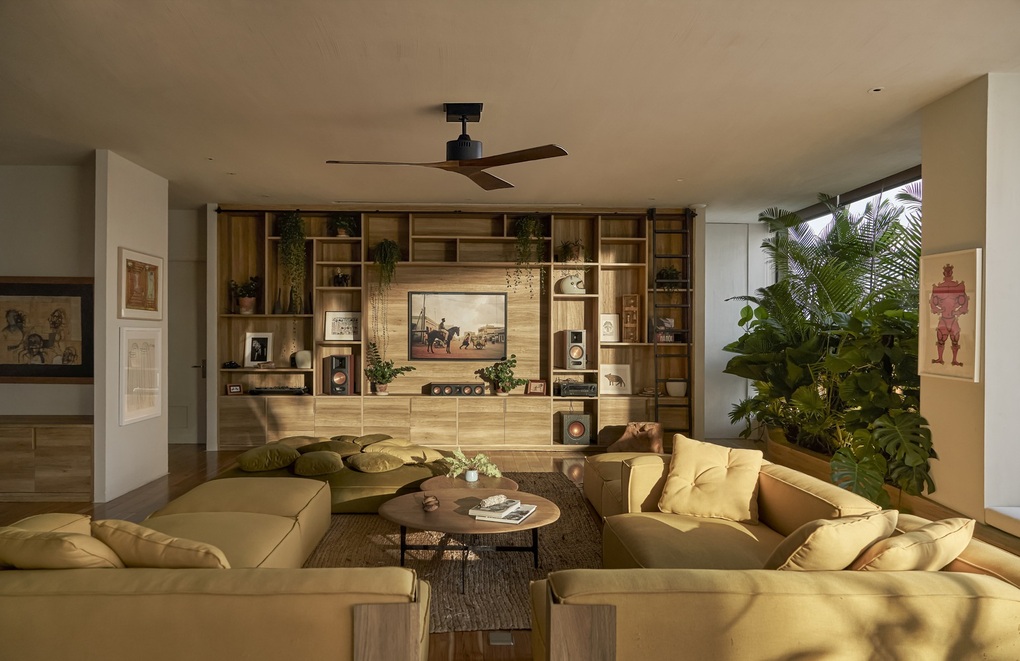 Căn penthouse có nội thất lấy cảm hứng từ resort nhiệt đới tại TPHCM