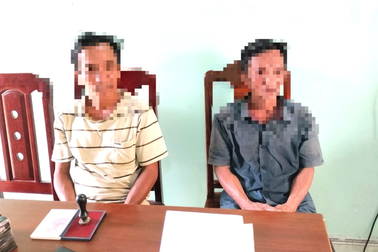 Xử phạt 2 người ở bãi vàng dọa đánh phóng viên