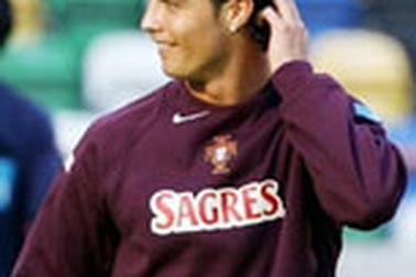 Hợp đồng 26 triệu bảng để níu kéo Ronaldo