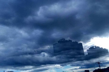 Ảo ảnh kỳ lạ xuất hiện 20 phút trên bầu trời ở Trung Quốc