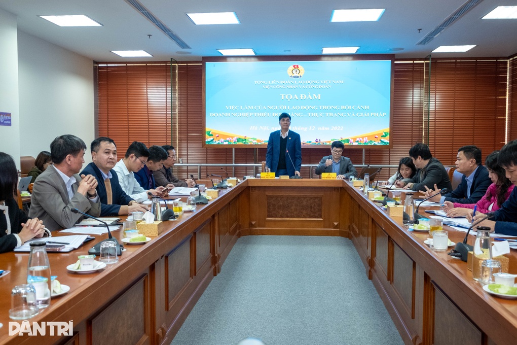 Công nhân tuần trước mất việc, tuần sau không còn tiền đóng trọ - 1 Công nhân tuần trước mất việc, tuần sau không còn tiền đóng trọ - 1