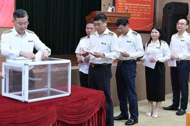 Giới thiệu những nhân sự tiêu biểu để tạo nguồn cán bộ cho Trung ương