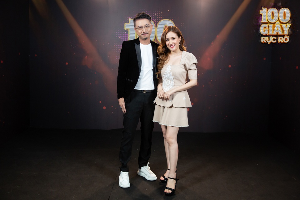 Hứa Minh Đạt, Phương Hằng “thân mật” khi ngồi ghế nóng - 3 Hứa Minh Đạt, Phương Hằng “thân mật” khi ngồi ghế nóng - 3