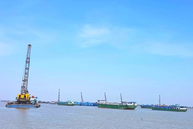 Công ty trúng thầu dự án khai thác mỏ cát hơn 2.800 tỷ đồng chỉ có 2 nhân sự?