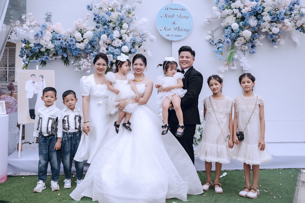 Gia đình hiếm có ở Nghệ An: 3 đời đều đẻ con sinh đôi - 1