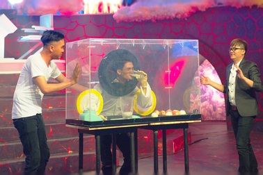 Mạc Văn Khoa - Aly Nhu “yêu thương” nhau trên sóng truyền hình