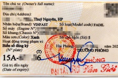 Đăng ký ô tô bị "sai chính tả" từ tiếng Anh, có cần đổi giấy mới?